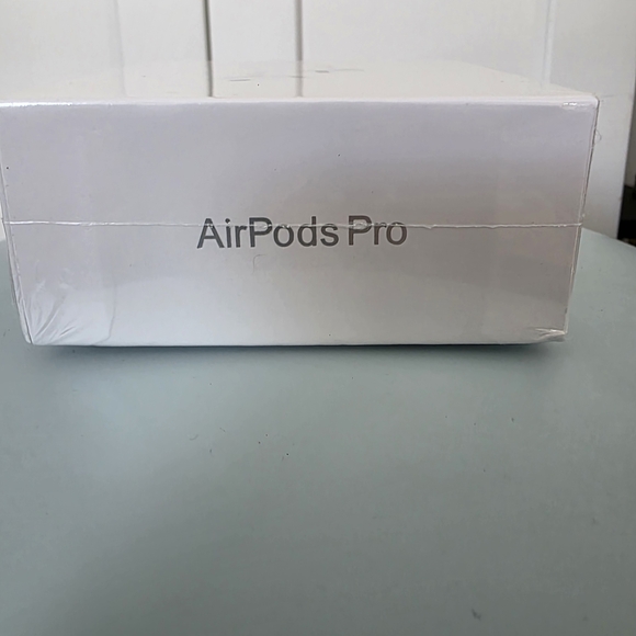 Apple Airpods Pro 2nd Generation Wireless Earbuds - Authentic New In Box - Picture 2 of 4